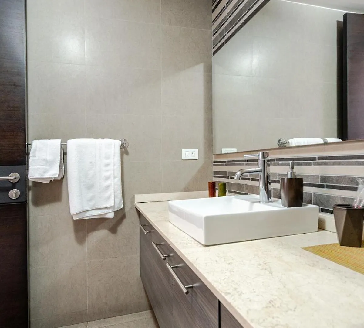 Departamento Gonzalez Suarez Quito One Bed Room Suite!